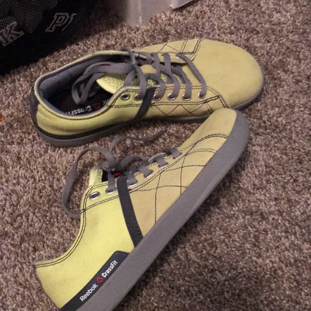 Lifting shoes
